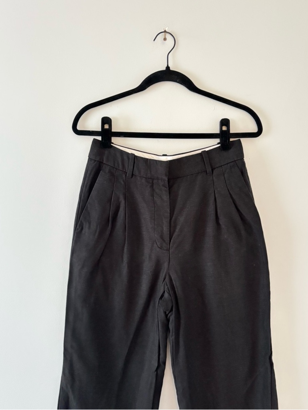 Aritzia The Effortless Pant CruiseLinen Trouser Tailored Relaxed High-Rise Black - Picture 5 of 8